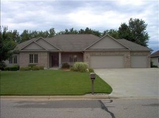 5428 Sweet Briar Dr, Kalamazoo, MI 49009