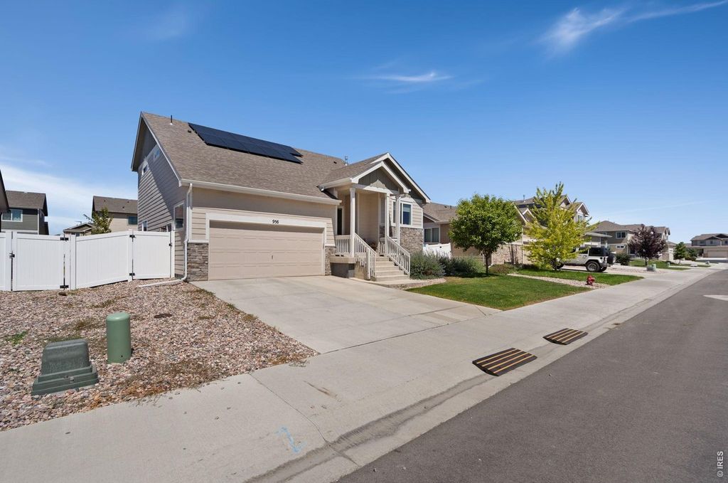 956 Maplebrook Dr