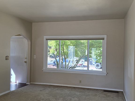 4th image of 2806 18th Ave S