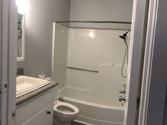 4th image of 304 Latin Dr
