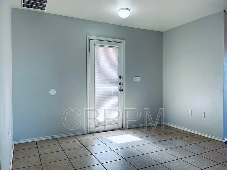 502 N Chicago Ave #B — Photo 3