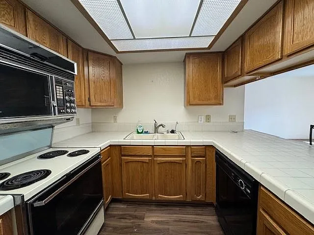 454 Riverfront Dr #212 — Photo 8
