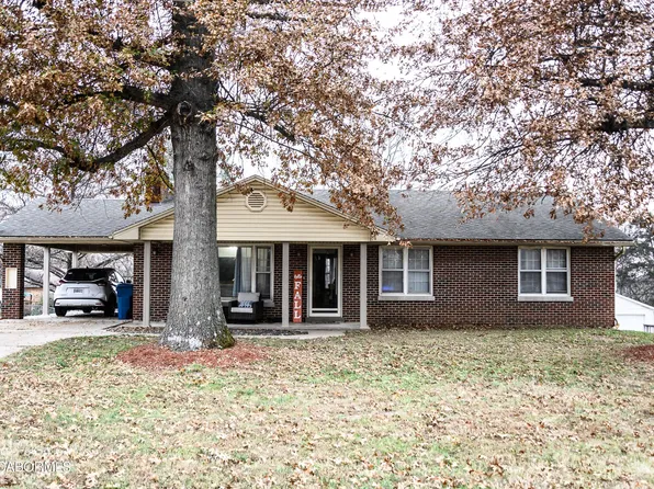 223 Tomahawk Rd, Jefferson City, MO 65101