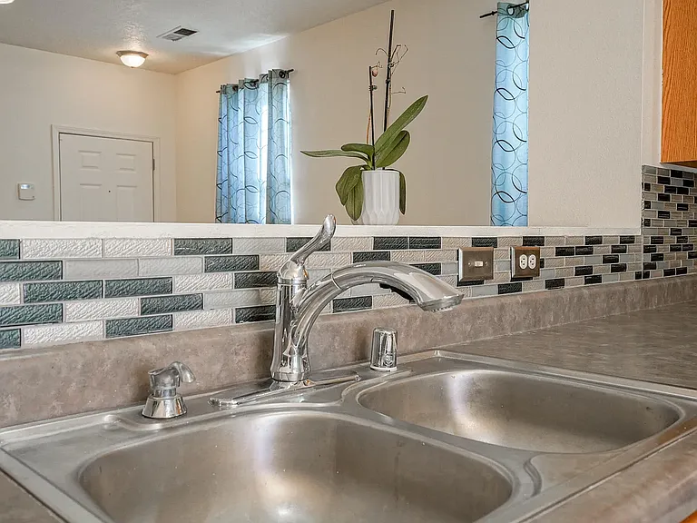 723 Seaborn Dr SW — Photo 15