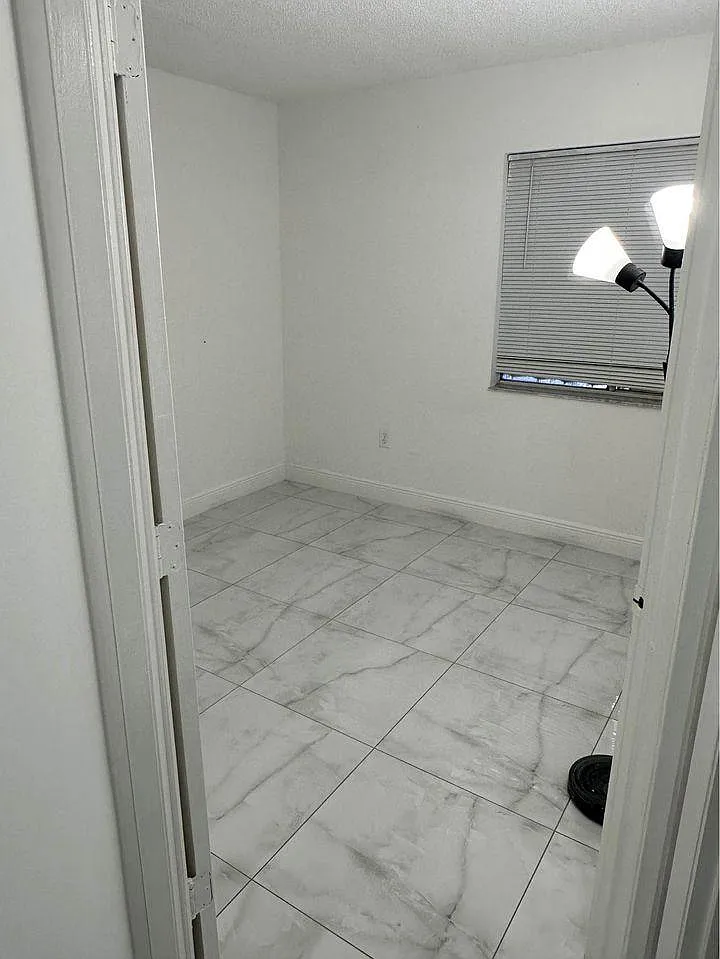 3 bed, 1090 sqft, $2,800 — Photo 3