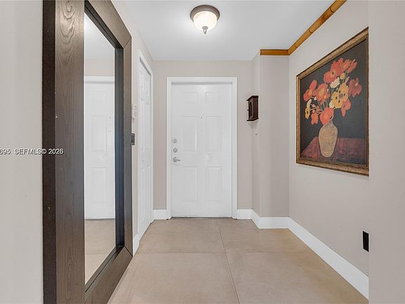 5th image of 3235 NE 184th St APT 11103