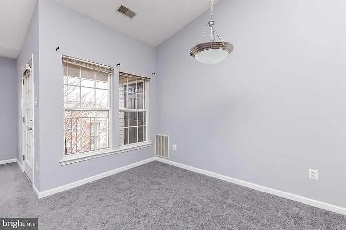 3033 Hunting Ridge Dr — Photo 25