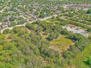 909 E Fish Creek Rd, Grand Prairie, TX 75052