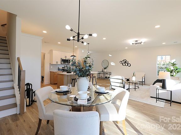 4th image of 300 Cedarwood Ln