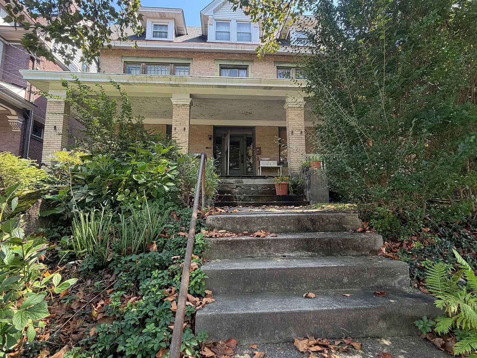 2 bed, 1000 sqft, $1,100 — Photo 1