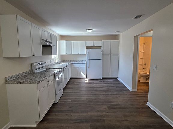 5th image of 113 Park Pl