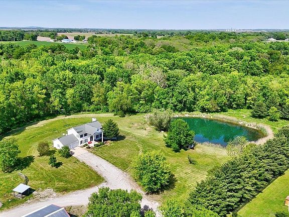3rd image of 43 Devine Dr