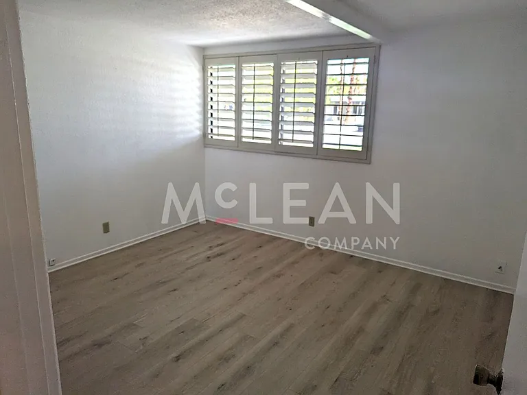 2737 E Plaimor Ave — Photo 22