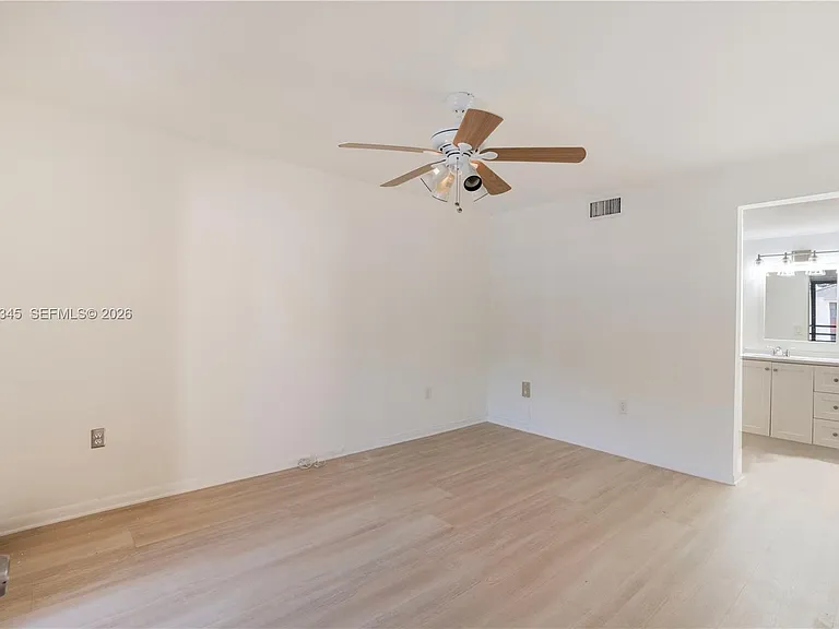 20260 NE 3rd Ct #2 — Photo 5