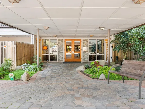 45 Eagle Crest Dr APT 506, Lake Oswego, OR 97035