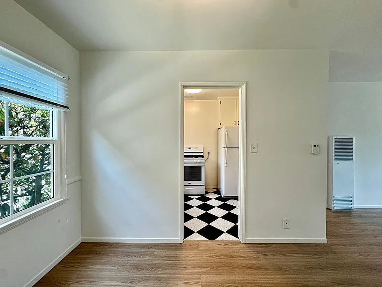 1401 N Fairfax Ave #102 — Photo 6