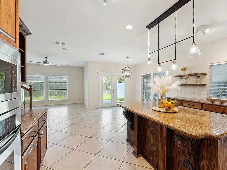 6530 Picante Dr — Photo 10