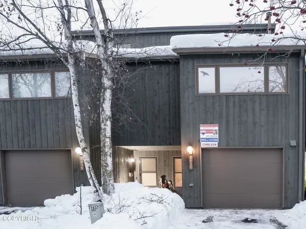 2037 Cliffside Dr, Anchorage, AK 99501