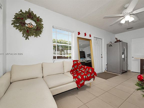 4th image of 7420 SW 31st St #2