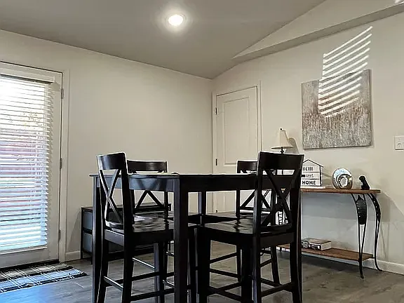 3512 N Kingsley Dr — Photo 15