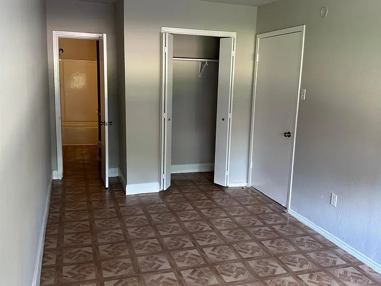 9706 Galston Ln — Photo 4