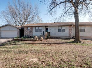 2515 W Primrose Ln, Springfield, MO 65807