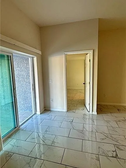 3301 SW 15th Pl — Photo 6