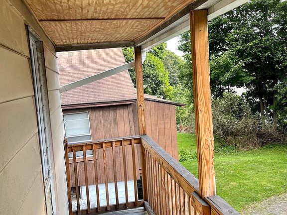 Nice balcony off the kitchen!