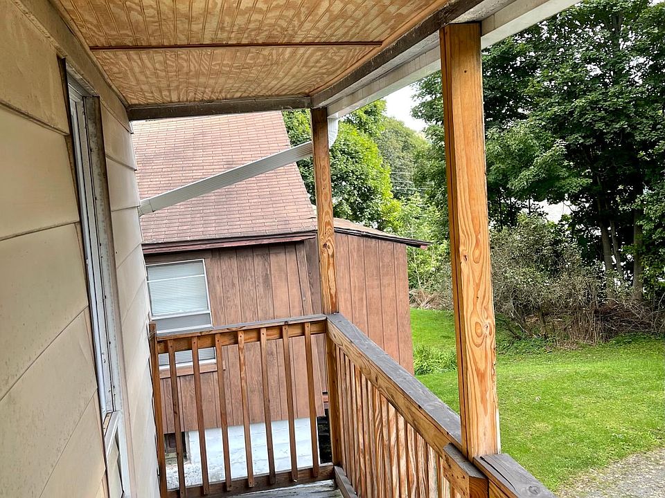 Nice balcony off the kitchen!