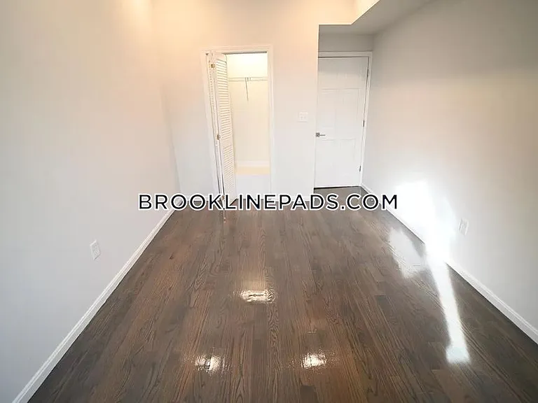 1414 Beacon St #3F — Photo 2