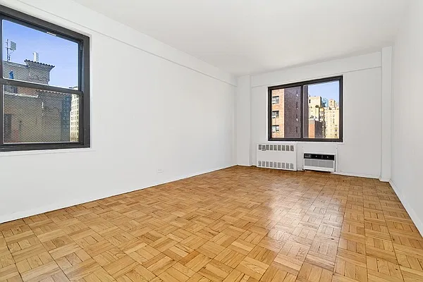 Sold by Manhattan Boutique Real Estate | media 6