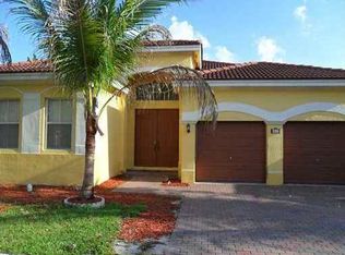 8804 NW 179th Ln, Miami Lakes, FL 33018