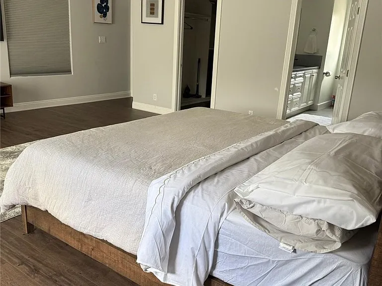 22237 Buena Ventura St #2 — Photo 5