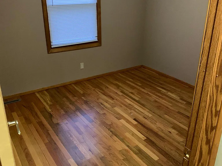 7501 S 76th Ave — Photo 13