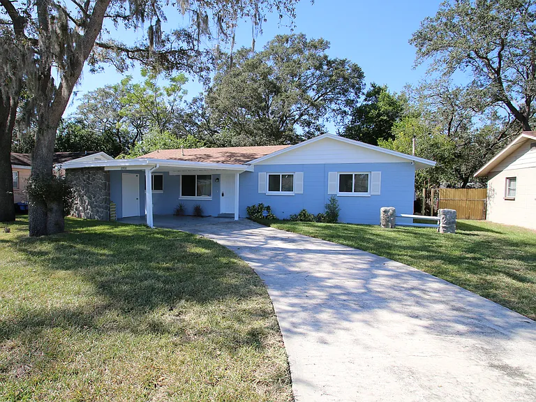10926 N 29th Streethillsborough Country — Photo 4