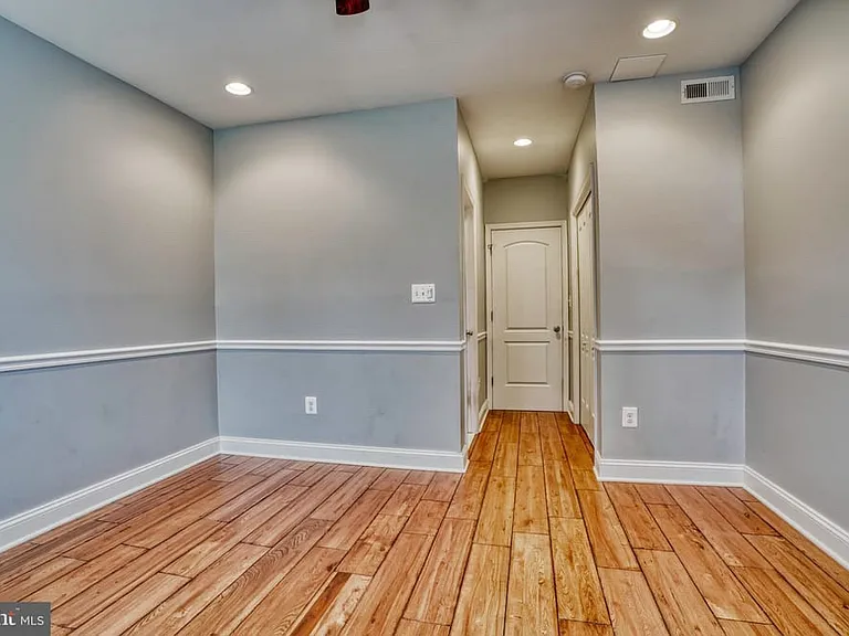 3810 Foster Ave — Photo 12
