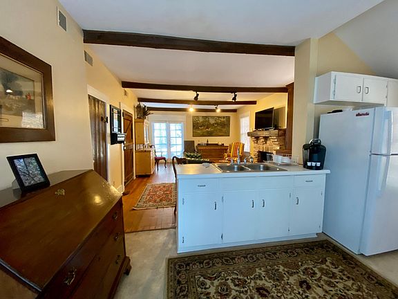 2nd image of 241 Laurens St #C
