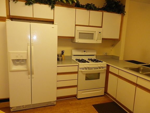 3rd image of 722 Marilyn Ave