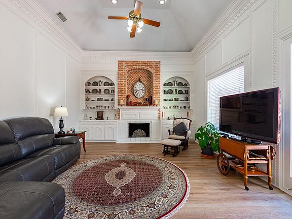 5th image of 1155 Shillington Dr