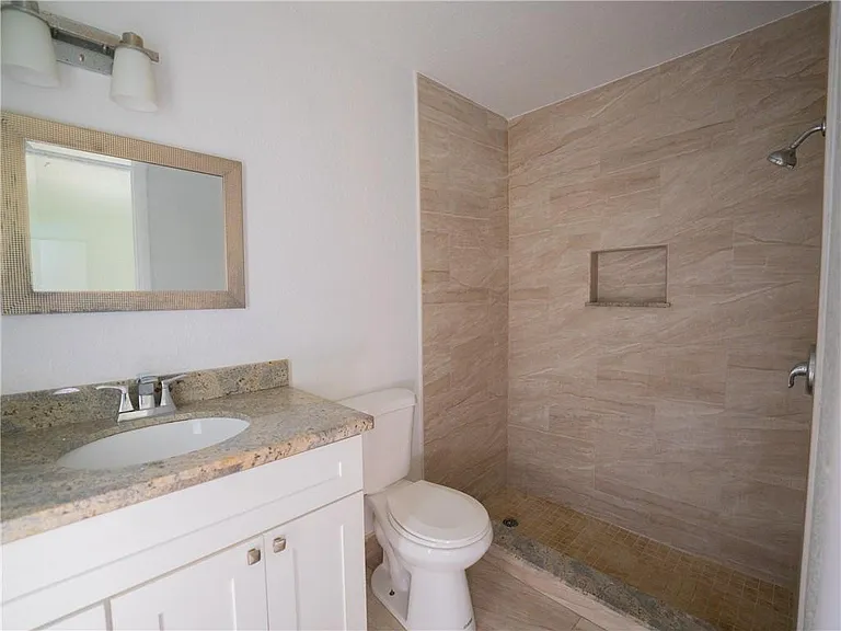 5332 NW 29th Ct — Photo 7