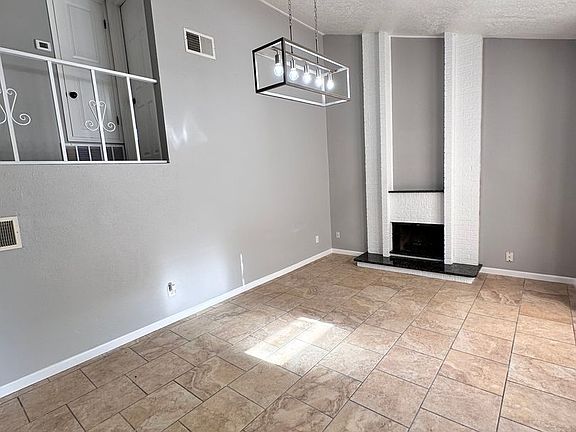 4th image of 5162 Gaviota NW