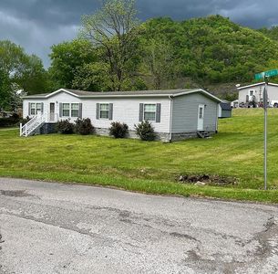 498 Holly Ave, Elkhorn City, KY, 41522