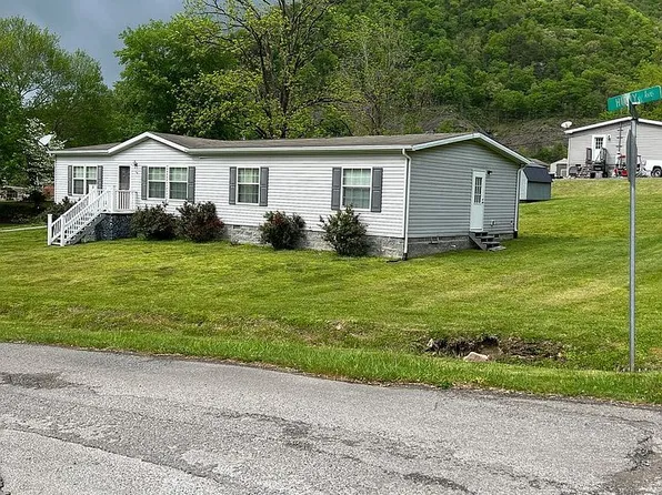 498 Holly Ave, Elkhorn City, KY 41522