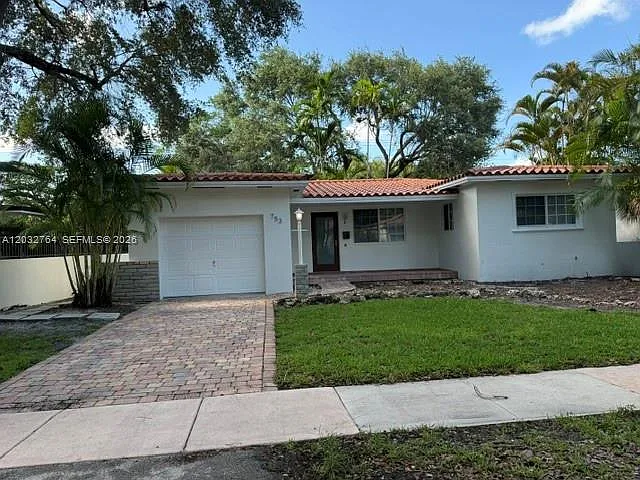 753 Navarre Ave — Photo 1