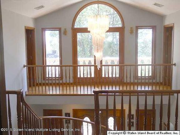 4th image of 311 Lighthouse Ave