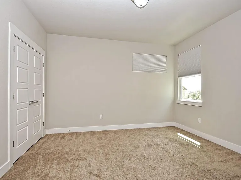 910 Banyon St — Photo 17
