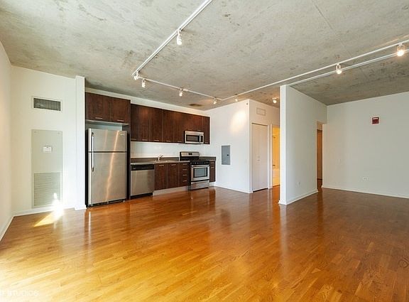 5th image of 659 W Randolph St APT 1417