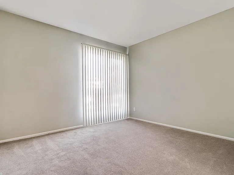 5830 Reseda Boulevard — Photo 96