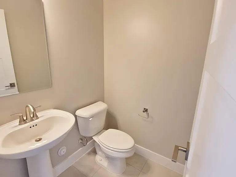 Three Bedroom Red Mountain Vista Town Home — Photo 12