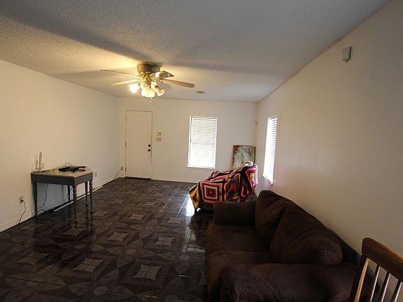 5th image of 1124 N Greenwich Ave